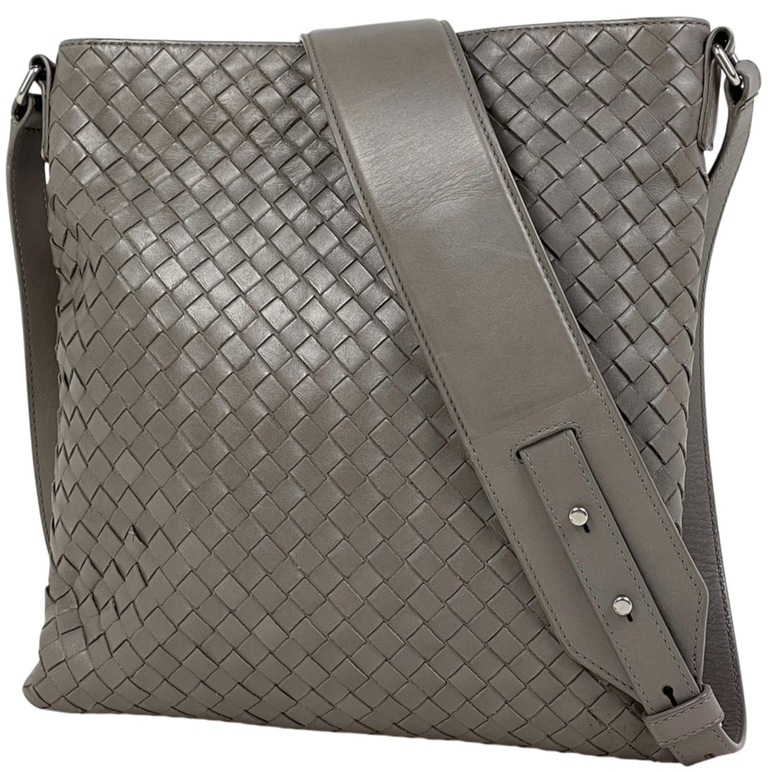 Bottega Veneta Intrecciato Shoulder Bag in Greige Leather for Women: --- Catalog ---Category: SizeSize (HxWxD): 27.5cm x 26cm x 2cm / 10.82'' x 10.23'' x 0.78''Category: DesignType: Shoulder bagColor: GrayishGender: WomenMaterial: Leather Category: GeneralLine: Intrecc