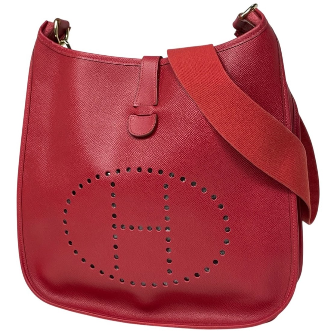 Hermes Hermès Evelyne 1 GM Punched H Logo Shoulder Bag, Couchvel Rouge vif, Women's: --- Catalog ---Category: SizeSize (HxWxD): 45cm x 32cm x 8.5cm / 17.71'' x 12.59'' x 3.34''Category: DesignType: Shoulder bagColor: Rouge vifGender: WomenMaterial: Courchevel leather Category: General