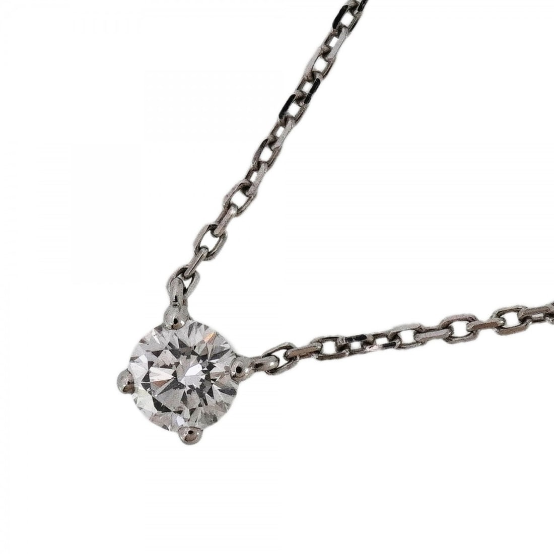 Cartier Solitaire Necklace 1PD 18KWG White Gold Diamond Women's: --- Catalog ---Category: SizePendant Size: 4mm x 4.5mm / 0.15'' x 0.17''Neck Circumference: 39 cm - 42 cm / 15.35'' - 16.53''Category: DesignStone: DiamondGender: WomenMaterial: White gold (18K)Neckla