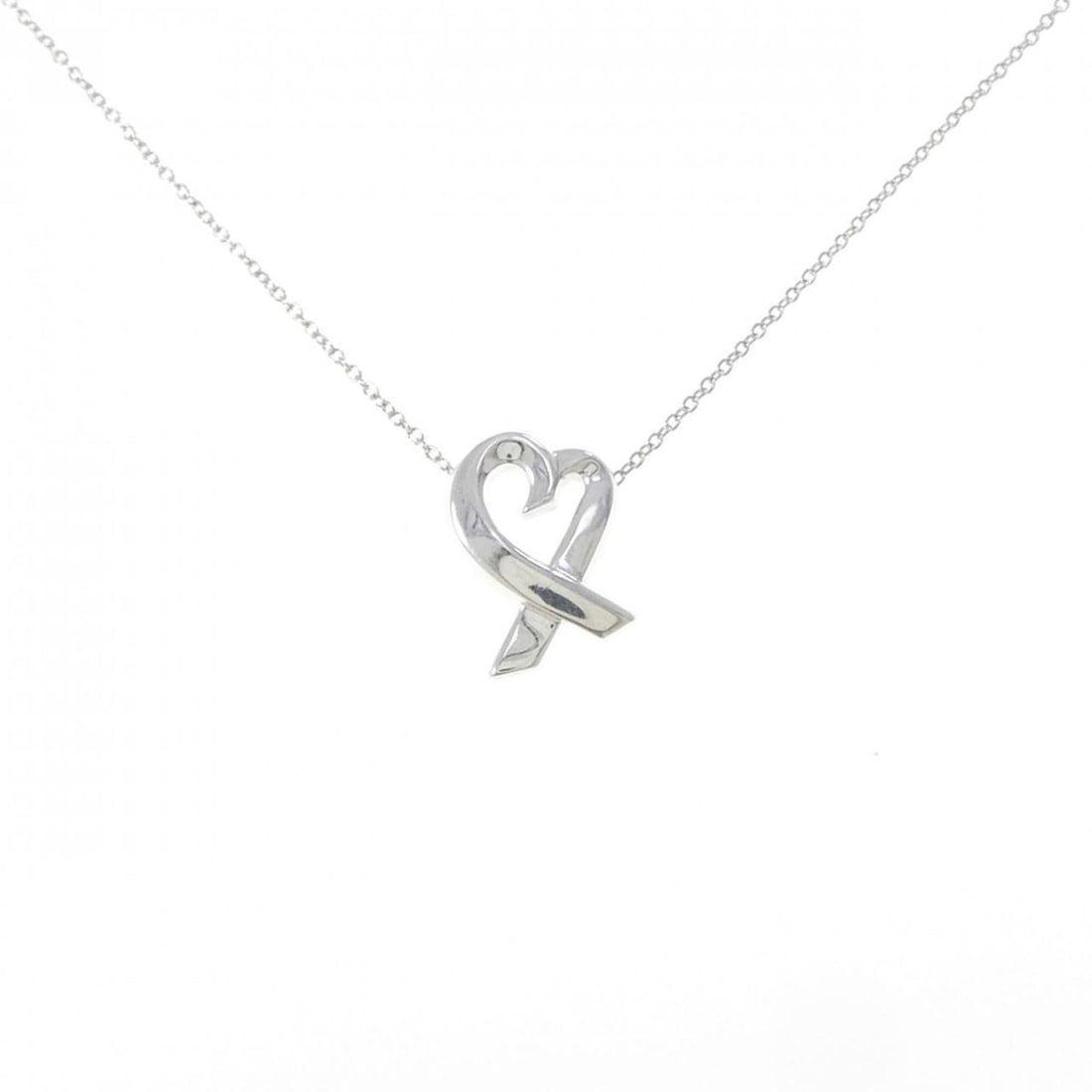 Tiffany Loving Heart Small Necklace: --- Catalog ---Category: SizePendant Size: 15.7mm x 11.1mm / 0.61'' x 0.43''Neck Circumference: 43 cm / 16.92''Category: DesignGender: WomenMaterial: Silver 925Pendant Type: PendantNecklace Type:
