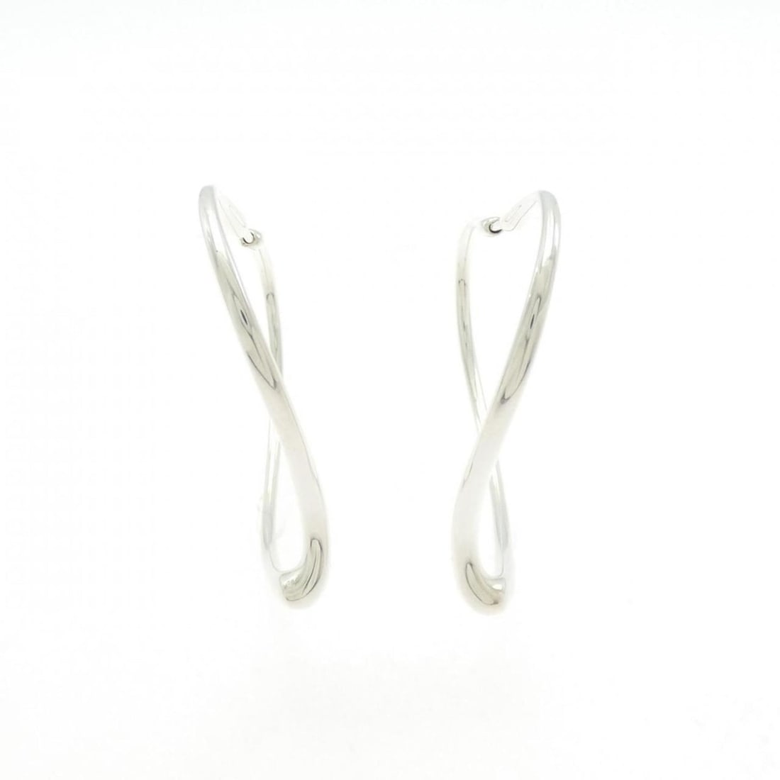 Tiffany Open Heart Hoop Earrings: --- Catalog ---Category: SizeSize (HxWxD): 40.40mm x 5.80mm / 1.59'' x 0.23''Category: DesignType: Hoop earringsGender: WomenMaterial: Silver 925Category: GeneralBrand: Tiffany--- Item List