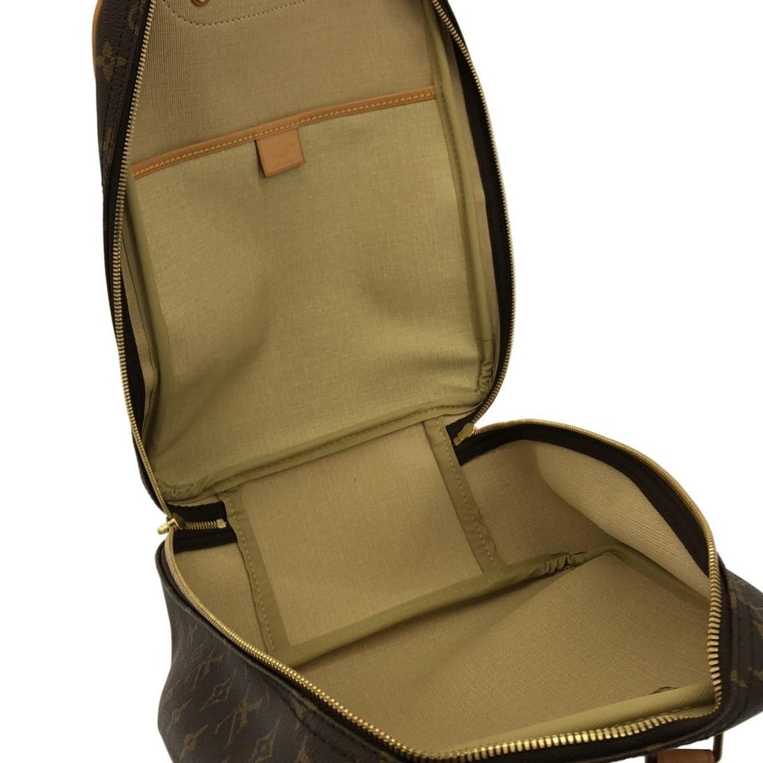 Louis Vuitton Monogram Excursion M41450 Handbag - 7