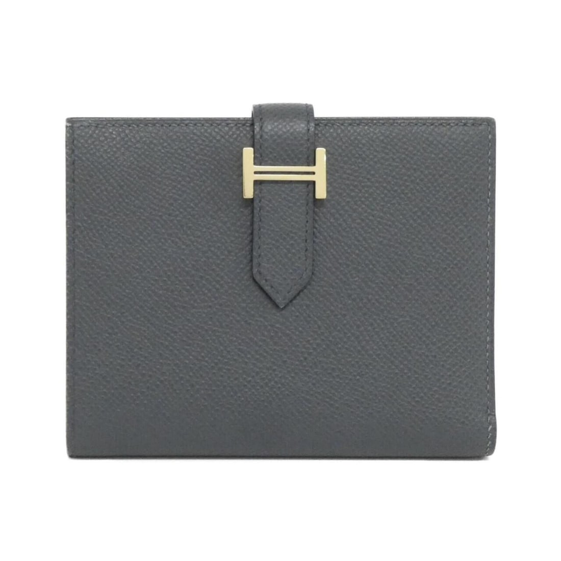 Hermes Bearn Compact 039790CP Wallet: --- Catalog ---Category: SizeSize (HxWxD): 9cm x 11cm x 1.5cm / 3.54'' x 4.33'' x 0.59''Category: DesignType: Middle wallet (tri-fold)Color: VertGender: WomenMaterial: Epsom leather Category: