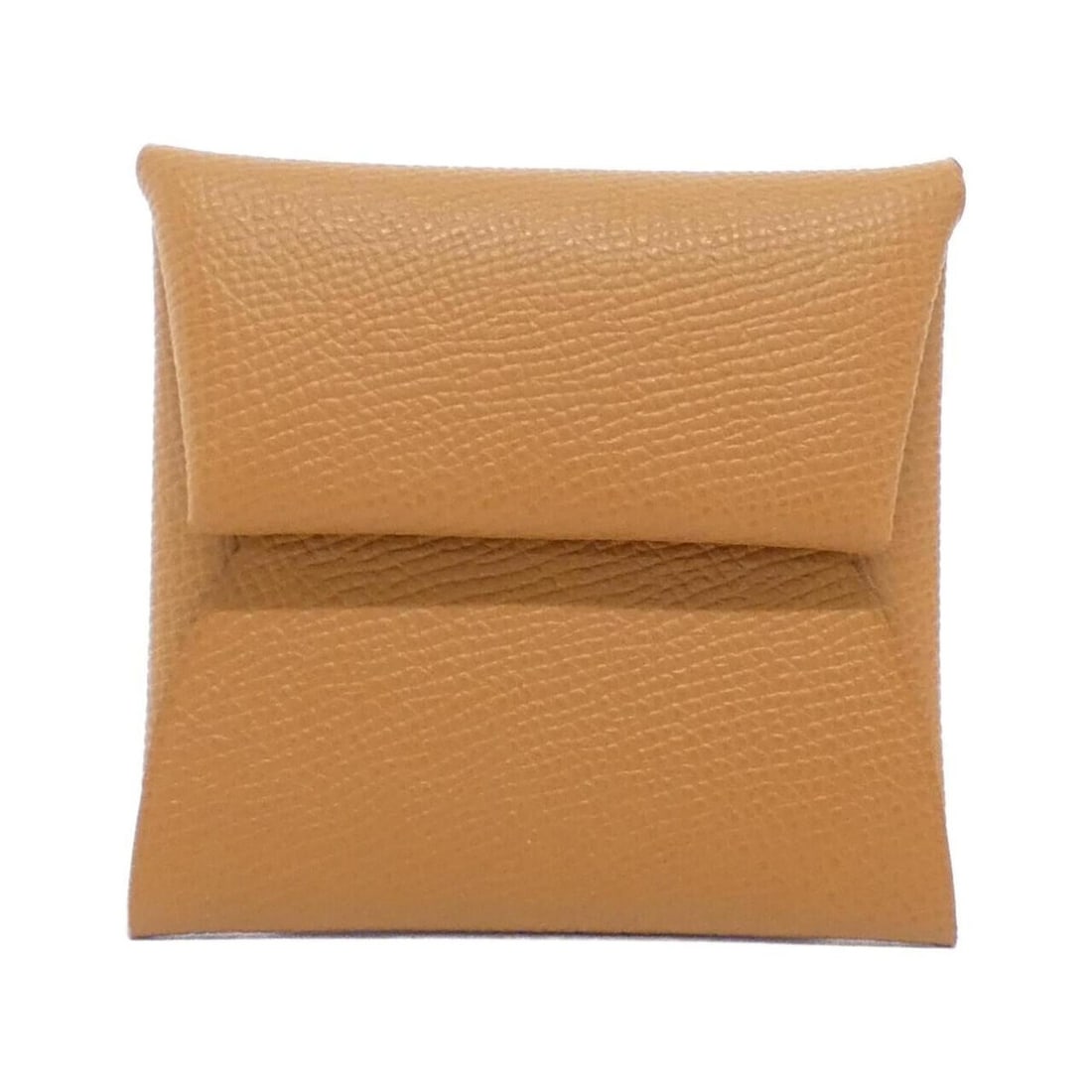 Hermes Bastia 041054CK Wallet/Coin Case: --- Catalog ---Category: SizeSize (HxWxD): 8cm x 8.5cm / 3.14'' x 3.34''Category: DesignType: Coin purse/coin caseColor: GoldGender: Women,MenMaterial: Epsom leather Category: GeneralLine: