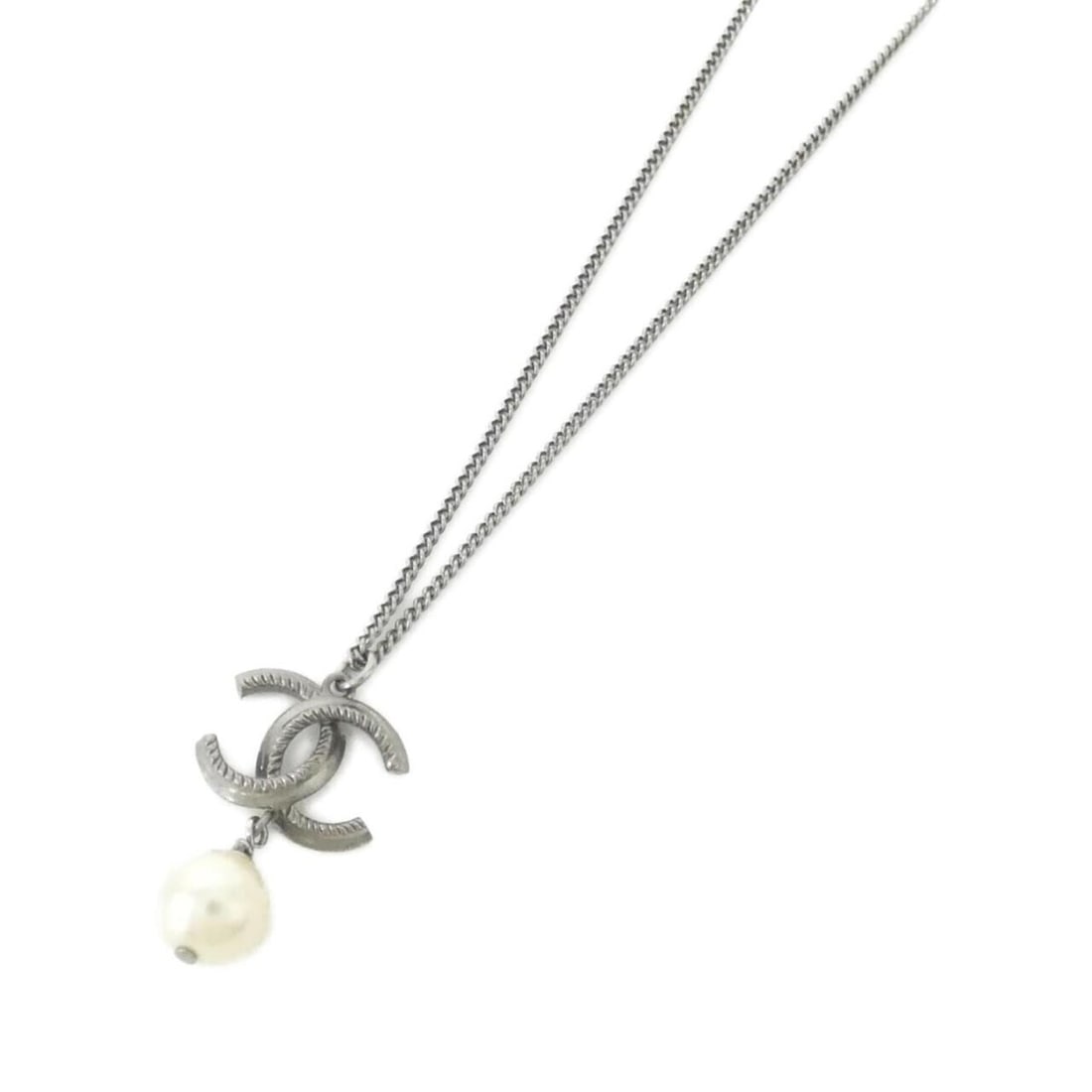 Chanel necklace: --- Catalog ---Category: SizePendant Size: 30mm x 20mm / 1.18'' x 0.78''Neck Circumference: 42 cm - 60 cm / 16.53'' - 23.62''Category: DesignColor: SilverGender: WomenStone Color: WhiteNecklace Type: