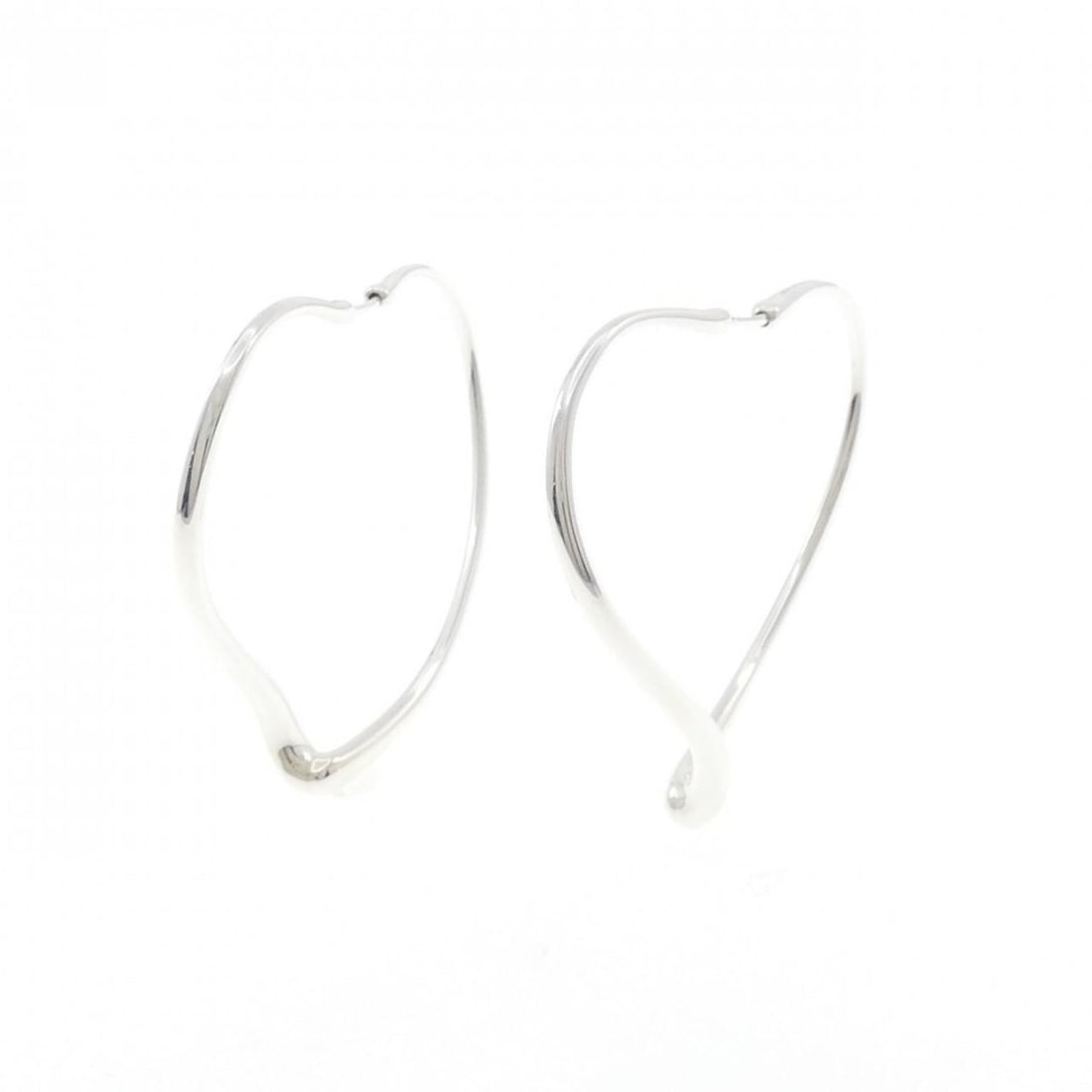 Tiffany Open Heart Hoop Earrings: --- Catalog ---Category: SizeSize (HxWxD): 41.00mm x 2.50mm / 1.61'' x 0.10''Category: DesignType: Hoop earringsColor: SilverGender: WomenMaterial: Silver 925Category: GeneralBrand: Tiffany--- Item