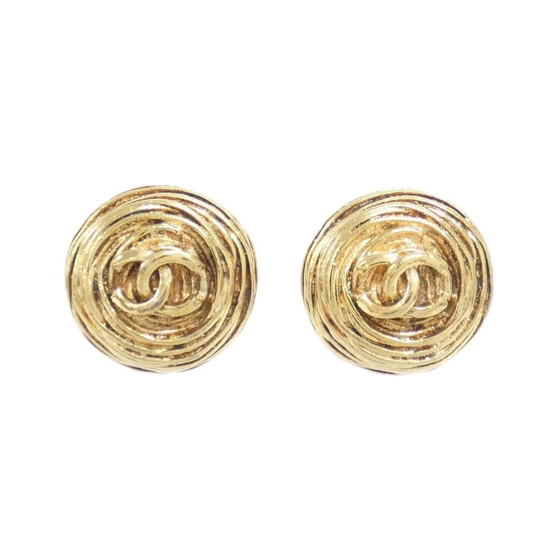 Chanel earrings: --- Catalog ---Category: SizeSize (HxWxD): 23.00mm x 23.00mm / 0.91'' x 0.91''Category: DesignType: Clip earringsColor: GoldGender: Men,WomenCategory: GeneralBrand: Chanel--- Item List ---Section: