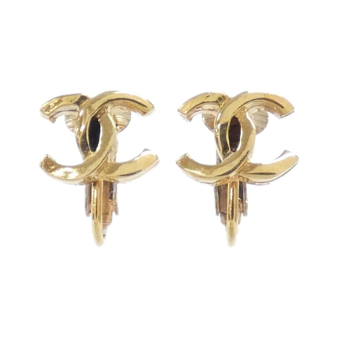 Chanel earrings: --- Catalog ---Category: SizeSize (HxWxD): 14.00mm x 13.00mm / 0.55'' x 0.51''Category: DesignType: Clip earringsColor: GoldGender: WomenCategory: GeneralBrand: Chanel--- Item List ---Section: Conditi