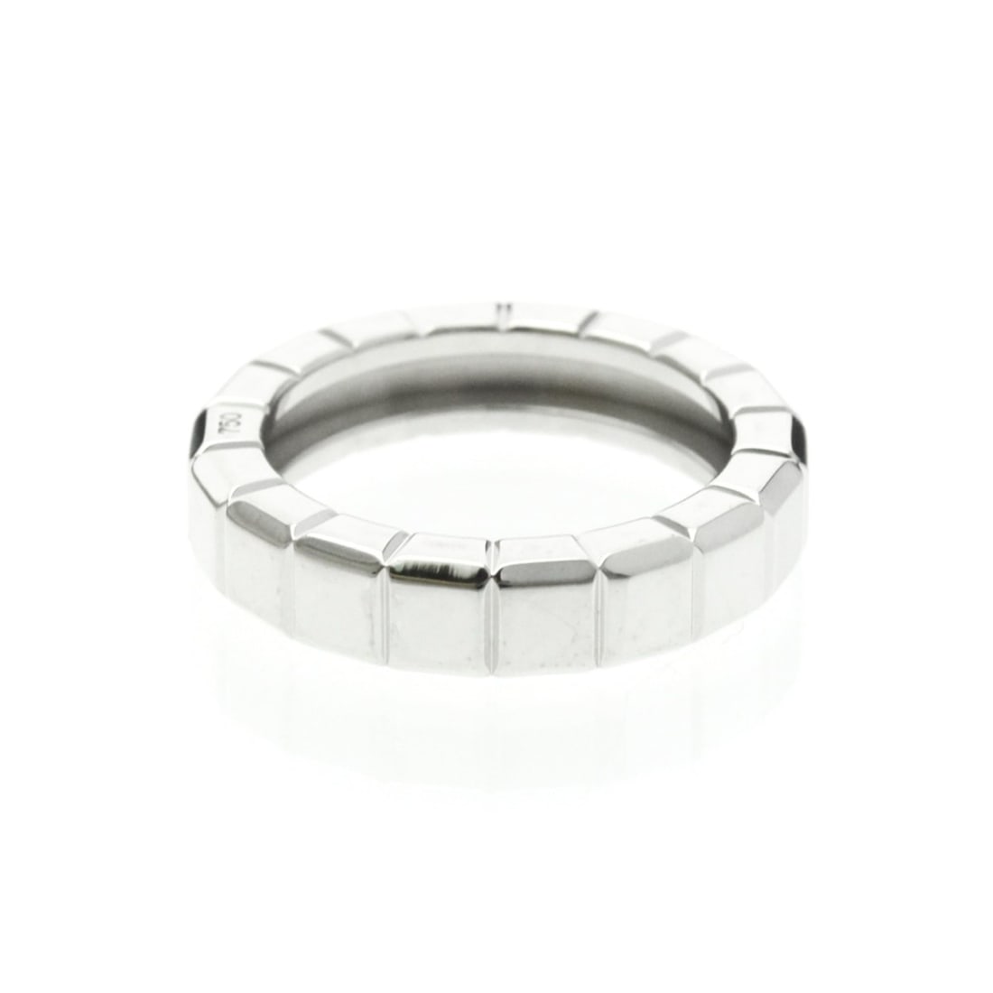 Chopard Ice Cube 82/7407 White Gold (18K) Fashion No Stone Band Ring Silver: --- Catalog ---Category: SizeWidth: 4.4mm / 0.17''Weight: 7g / 0.24oz.JP Size: 8US Size: 4.5Category: DesignType: Band ringColor: SilverMetal: White GoldStone: No StoneStyle: FashionGender: