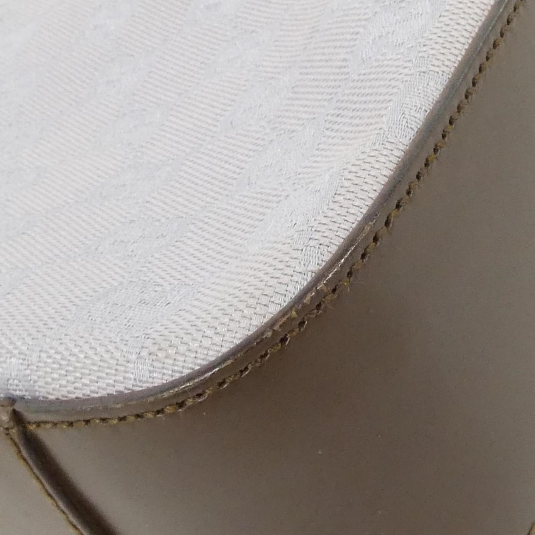 Gucci 01233 Shoulder Bag - 2