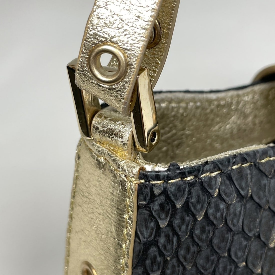 Louis Vuitton Monogram Gradient M70258 Scarf - 6