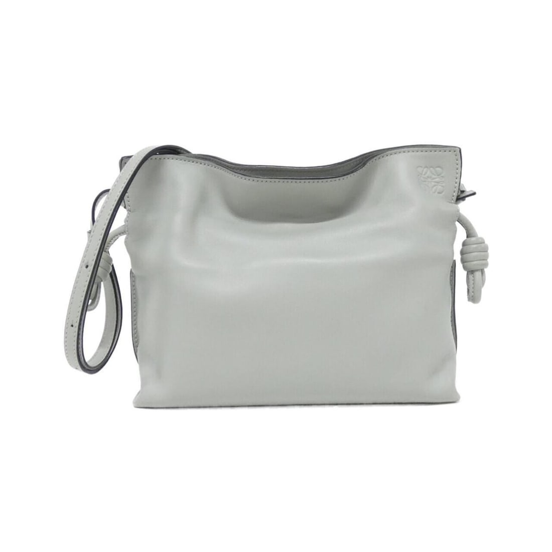 Loewe Flamenco Clutch Mini A411FC2X17 Handbag: --- Catalog ---Category: SizeSize (HxWxD): 19cm x 23cm x 7cm / 7.48'' x 9.05'' x 2.75''Category: DesignType: HandbagColor: GrayGender: WomenMaterial: Leather Leather/Fur Type: CalfskinCategory: Genera