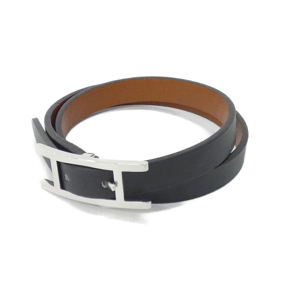 Hermes Api 3 066194CK Bracelet: --- Catalog ---Category: SizeSize: T3Width: 8mm / 0.31''Length: 34cm - 36.5cm / 13.38'' - 14.37''Category: DesignType: Charm braceletColor: BlackGender: Men,WomenMaterial: Swift leatherCategory: Gener