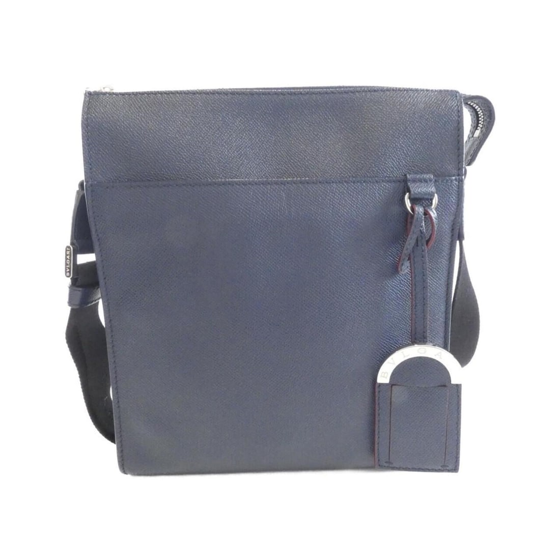 Bulgari BVLGARI MAN 39389 Shoulder Bag: --- Catalog ---Category: SizeWeight: 660g / 1.45lb.Size (HxWxD): 27cm x 24cm x 5cm / 10.62'' x 9.44'' x 1.96''Strap Length: 123cm / 48.42''Category: DesignType: Shoulder bagGender: WomenMaterial: