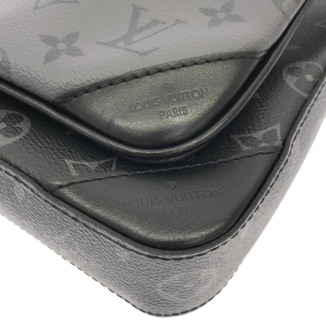 Louis Vuitton Monogram Eclipse Reverse Trio Messenger M69443 Shoulder Bag - 3