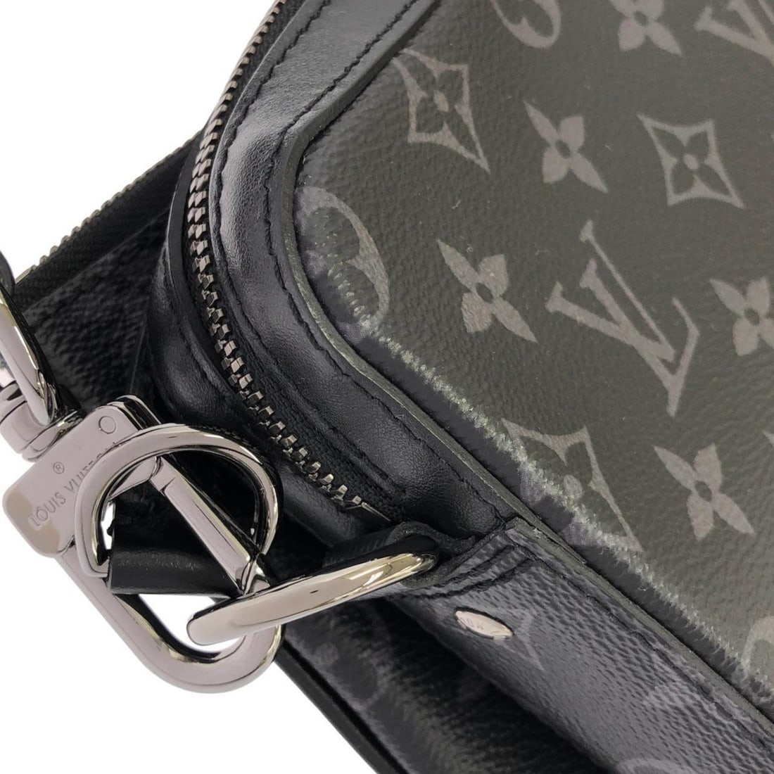 Louis Vuitton Monogram Eclipse Reverse Trio Messenger M69443 Shoulder Bag - 4