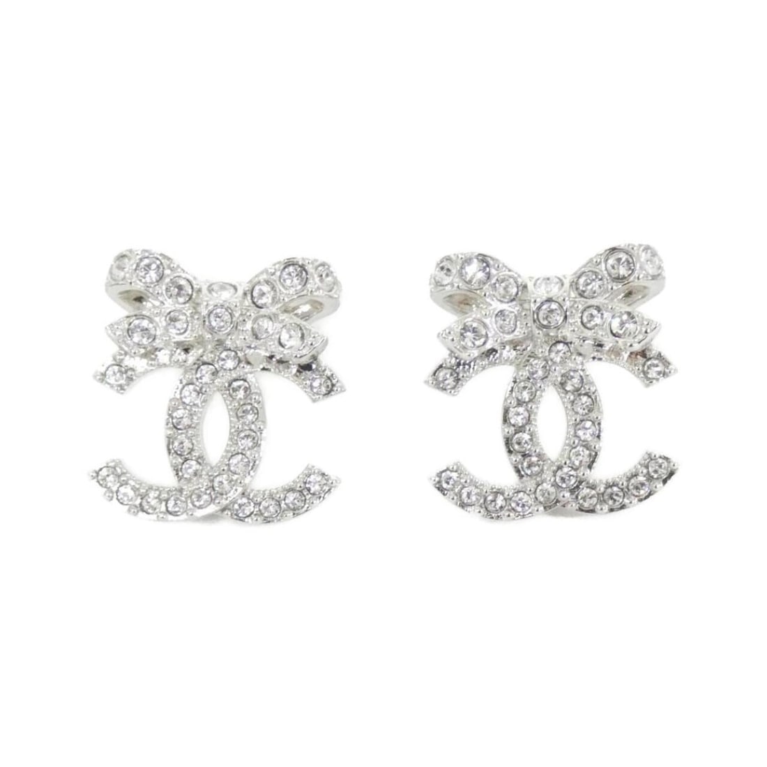 Chanel ABA922 Earrings: --- Catalog ---Category: SizeSize (HxWxD): 17.00mm x 17.00mm / 0.67'' x 0.67''Category: DesignType: Stud earringsColor: Clear, SilverGender: WomenCategory: GeneralMPN: ABA922Brand: Chanel--- Item
