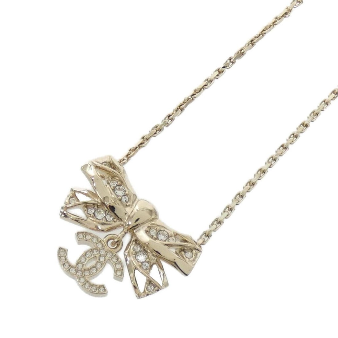 Chanel ABE196 Necklace: --- Catalog ---Category: SizePendant Size: 20mm x 25mm / 0.78'' x 0.98''Neck Circumference: 42 cm - 48 cm / 16.53'' - 18.89''Category: DesignColor: GoldStone: CrystalGender: WomenNecklace Type: