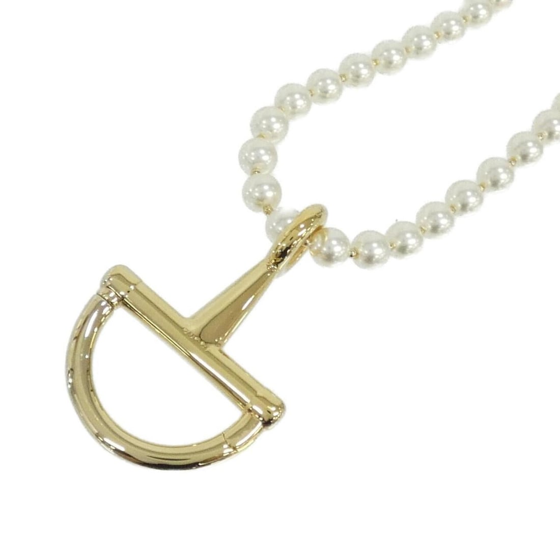 Gucci 855008 JCF27 Necklace: --- Catalog ---Category: SizePendant Size: 65mm x 40mm / 2.55'' x 1.57''Neck Circumference: 70 cm / 27.55''Category: DesignColor: WhiteGender: WomenNecklace Type: NecklaceCategory: GeneralBrand: