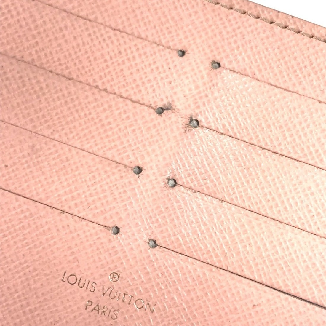 Loewe 111 25 203 Keyring - 10