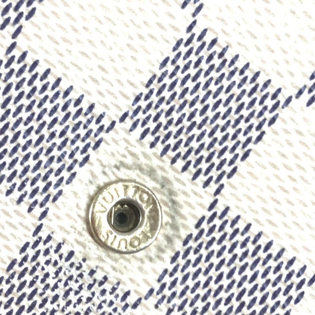 Loewe 111 25 203 Keyring - 8