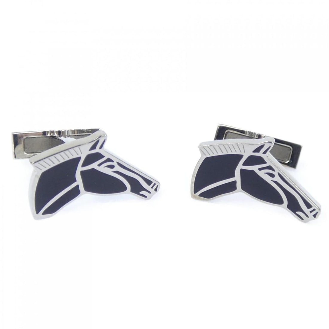 Hermes cufflinks: --- Catalog ---Category: SizeSize (HxWxD): 14.00mm x 22.00mm / 0.55'' x 0.87''Category: DesignType: CufflinksColor: Black, SilverGender: Men,WomenCategory: GeneralBrand: Hermes--- Item List