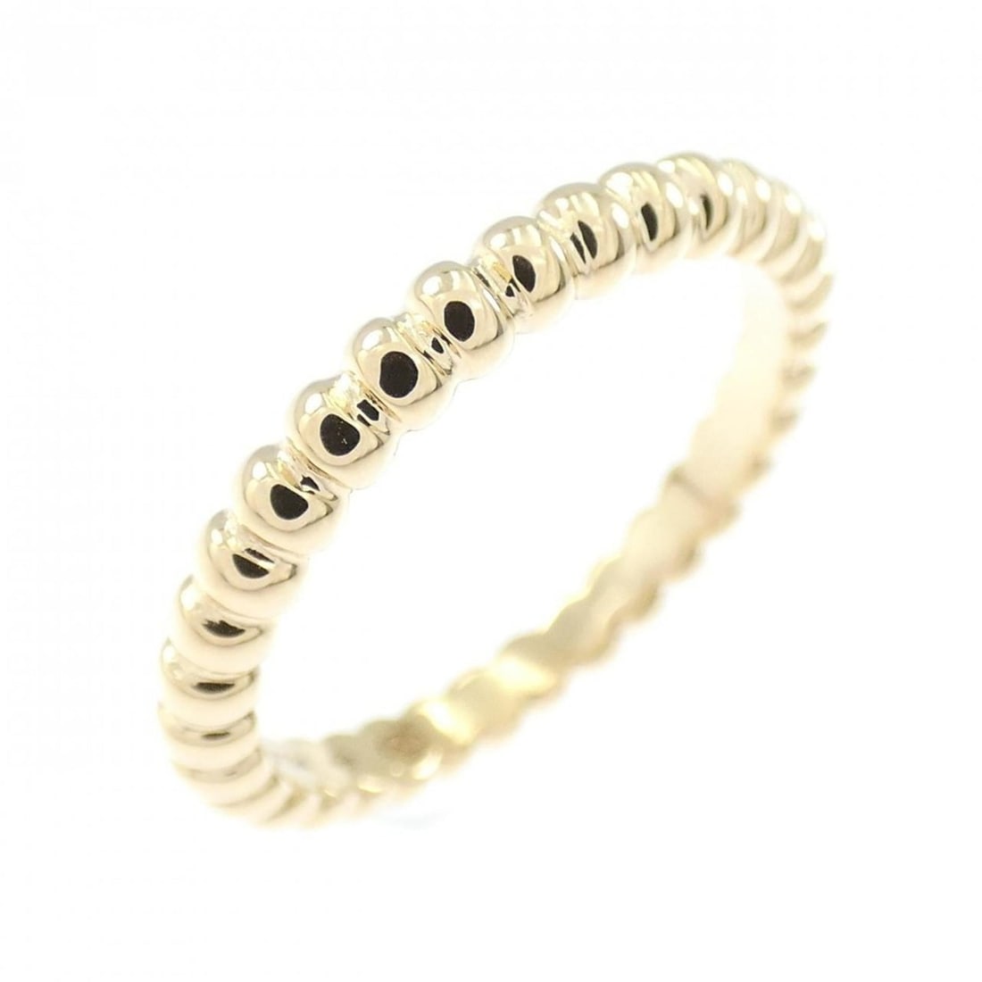 Van Cleef & Arpels Perlee Small Ring: --- Catalog ---Category: SizeUS Size: 3.5Brand Size: 45Category: DesignType: Band ringGender: WomenMaterial: Yellow gold (18K)Category: GeneralMPN: VCARPJMG00Brand: Van Cleef & Arpels--- Item List ---