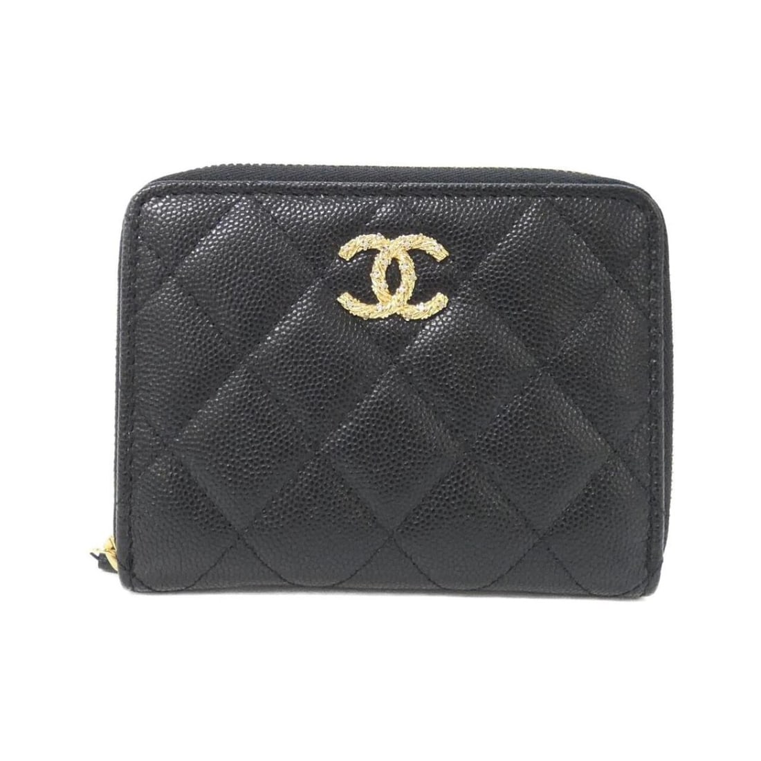 Chanel AP5082 Wallet: --- Catalog ---Category: SizeSize (HxWxD): 9cm x 12cm x 2cm / 3.54'' x 4.72'' x 0.78''Category: DesignType: Wallet (bi-fold)Color: BlackGender: WomenMaterial: Grained Calfskin Category: GeneralMPN: AP
