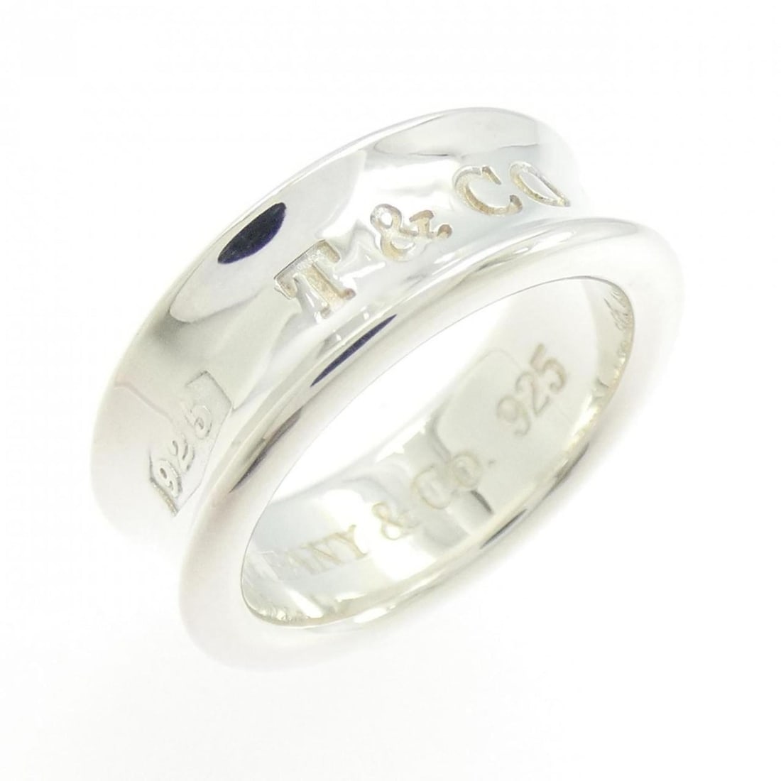 Tiffany 1837 Ring: --- Catalog ---Category: SizeJP Size: 9.0US Size: 5Category: DesignType: Band ringGender: WomenMaterial: Silver 925Category: GeneralBrand: Tiffany--- Item List ---Section: ConditionRanking: Rank A