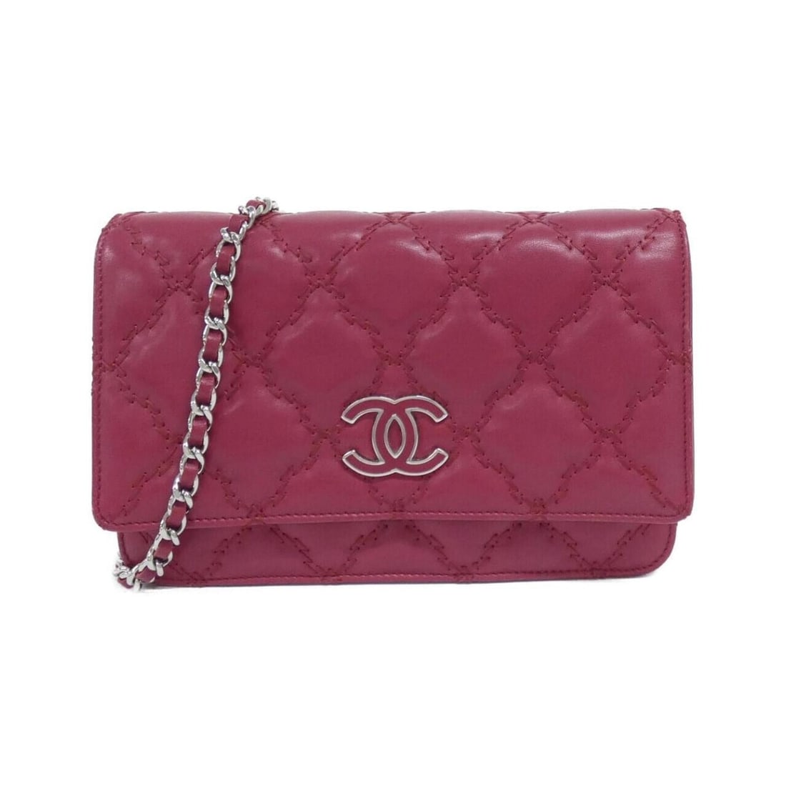 Chanel Hampton Line 69100 Chain Wallet: --- Catalog ---Category: SizeSize (HxWxD): 12cm x 19cm x 3.5cm / 4.72'' x 7.48'' x 1.37''Category: DesignType: Chain/Shoulder walletColor: BordeauxGender: WomenMaterial: Leather Leather/Fur Type: Calf