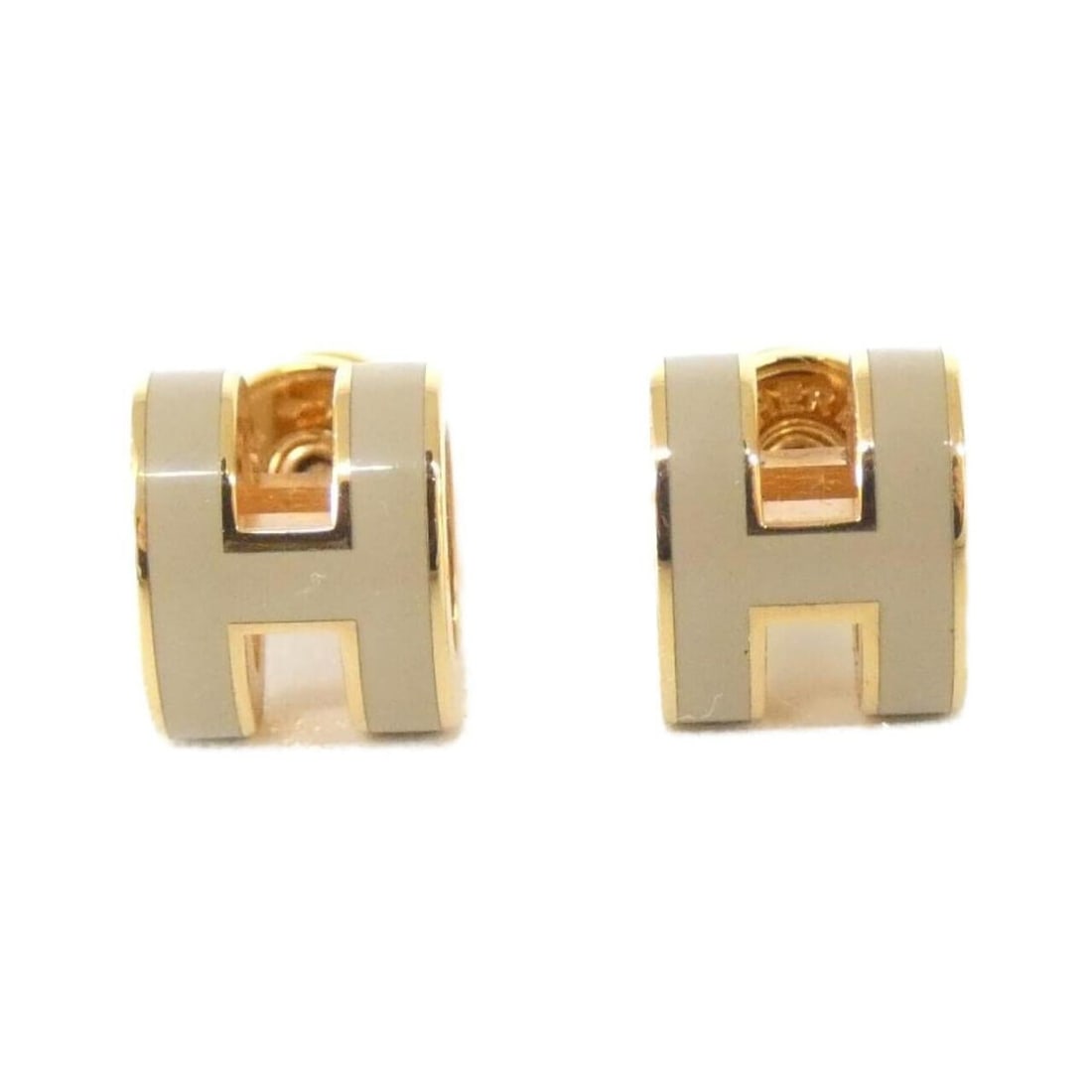 Hermes Pop H MINI 608002FO Earrings: --- Catalog ---Category: SizeSize (HxWxD): 9.00mm x 7.00mm / 0.35'' x 0.28''Category: DesignType: Stud earringsColor: Beige, Rose goldGender: WomenCategory: GeneralMPN: 608002FOBrand: Hermes--- Item L