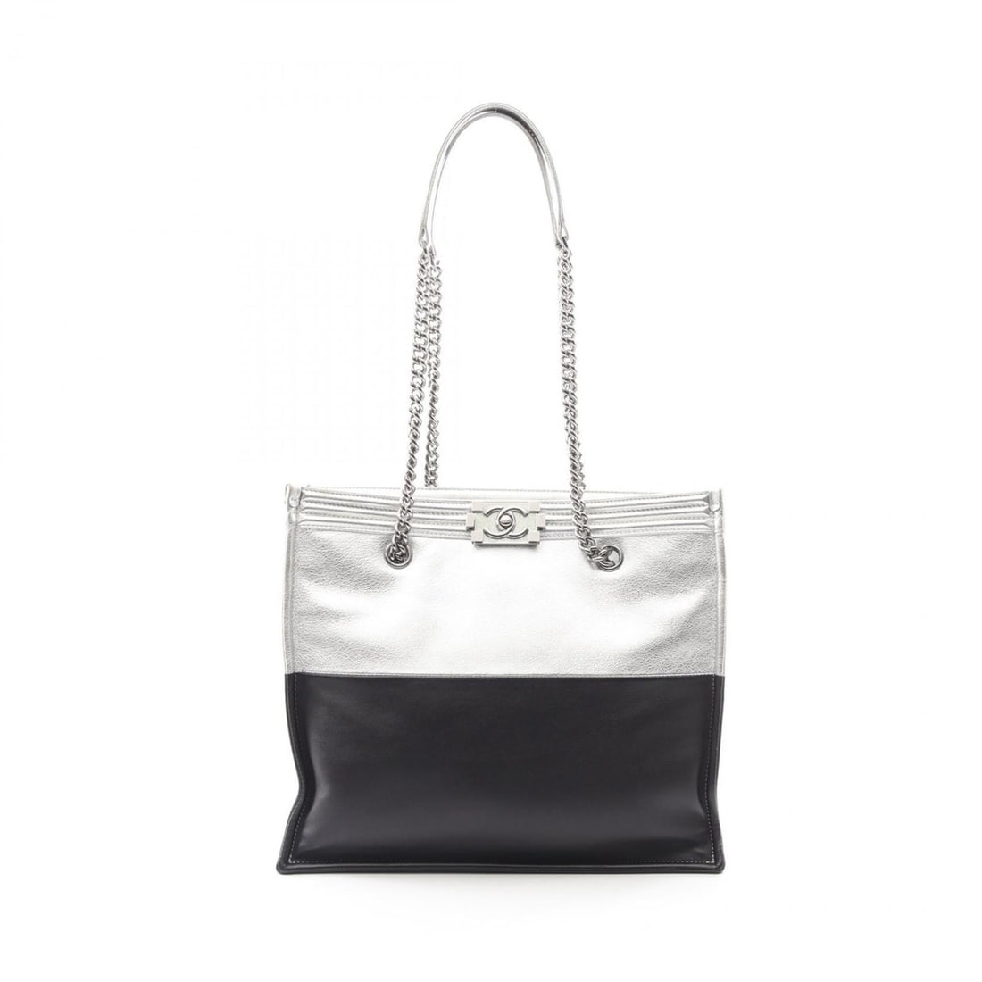 Chanel Boy Tote Bag Handbag Leather Women's Silver/Black: --- Catalog ---Category: SizeSize (HxWxD): 30cm x 33cm x 13cm / 11.81'' x 12.99'' x 5.11''Strap Length: 73cm / 28.74''Category: DesignType: Handbag, Tote bagColor: BlackGender: WomenMaterial: Leather