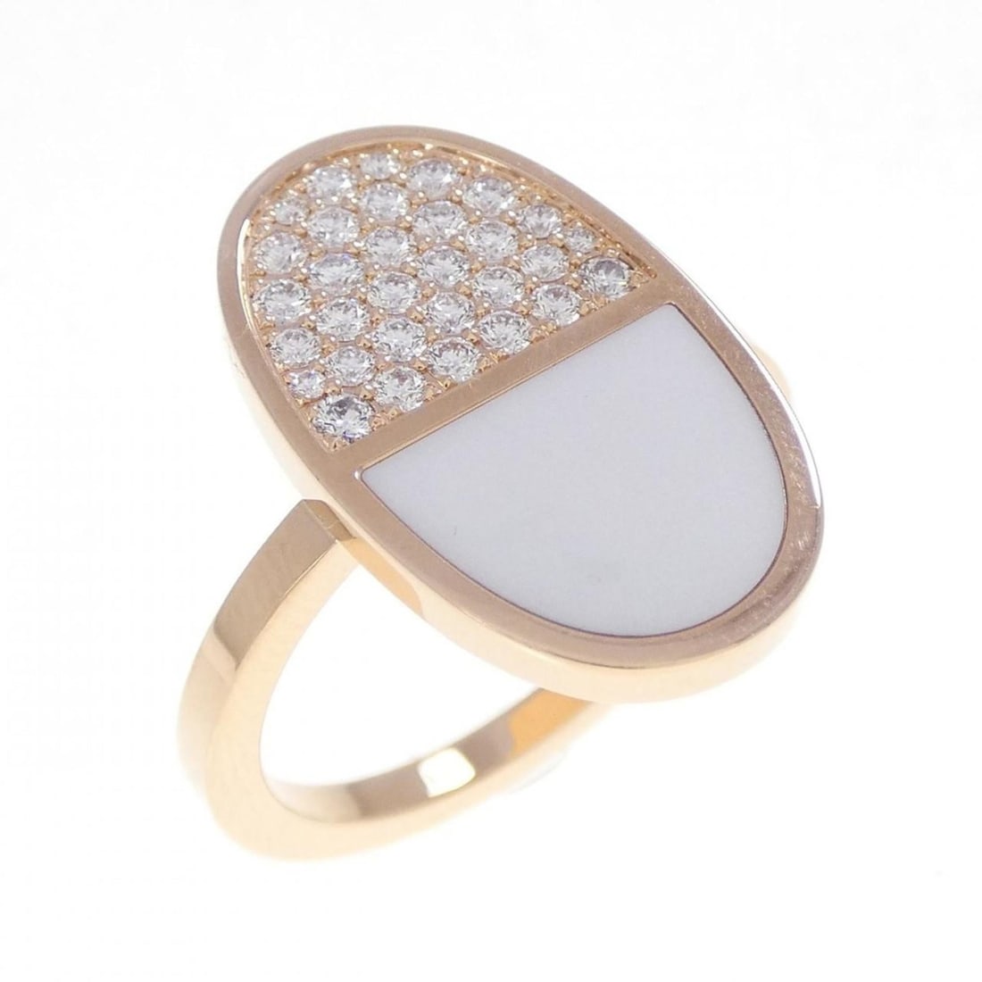 Hermes Hermès Chaine d'Ancre Verso MM Ring: --- Catalog ---Category: SizeUS Size: 7.5Brand Size: 55Category: DesignType: Band ringColor: Pink goldStone: DiamondGender: WomenMaterial: Pink gold (18K)Category: GeneralMPN: H125623BBrand: