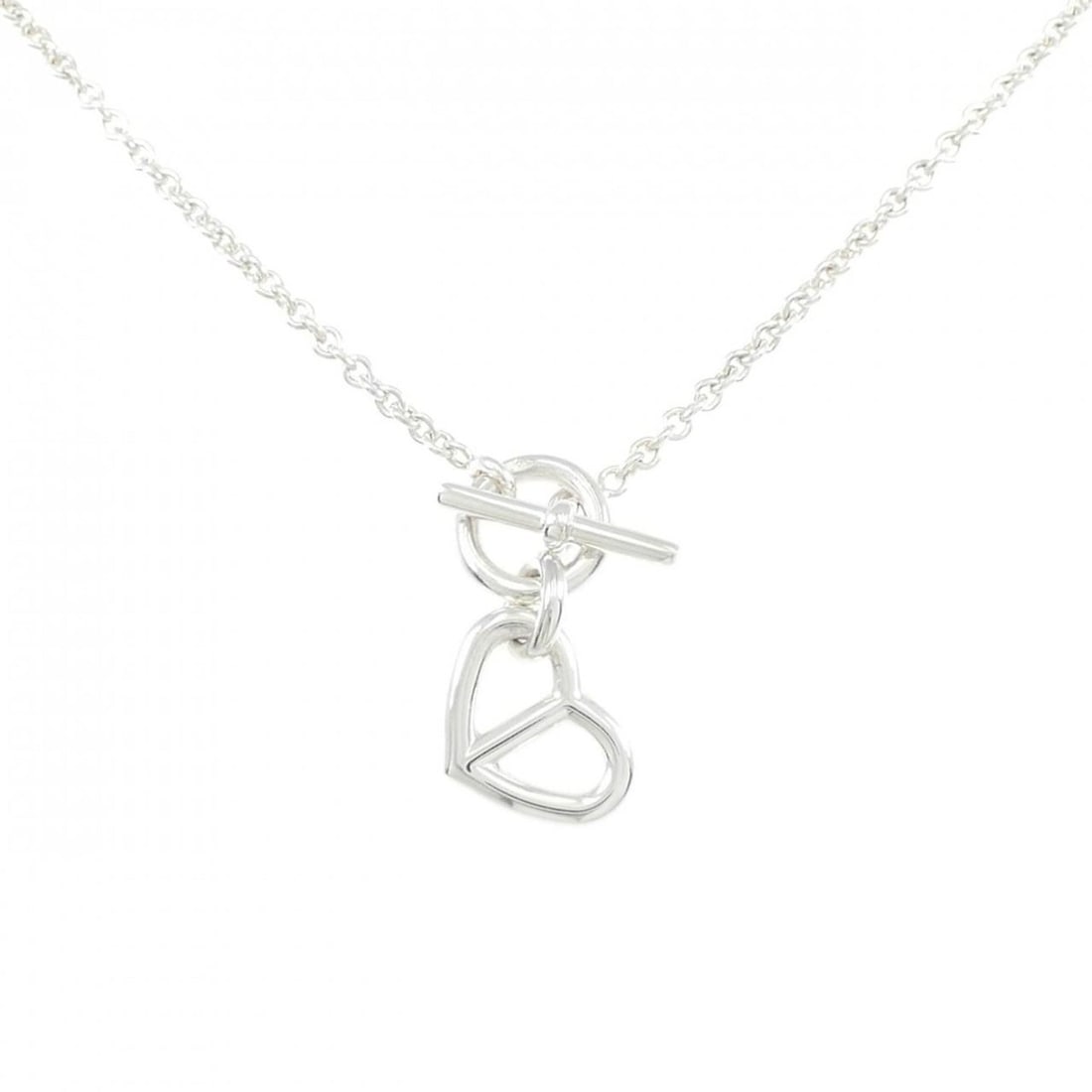 Hermes 925 Necklace: --- Catalog ---Category: SizePendant Size: 26.6mm x 14.5mm / 1.04'' x 0.57''Neck Circumference: 39 cm / 15.35''Category: DesignColor: SilverGender: WomenMaterial: Silver 925Pendant Type: