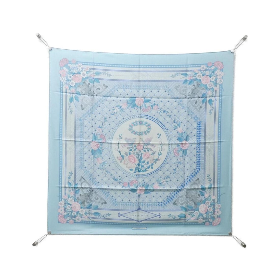 Hermes JEUX DE PAILLE Carre Scarf Muffler: --- Catalog ---Category: SizeSize (LxW): 90cm x 90cm / 35.43'' x 35.43''Category: DesignType: ScarfColor: Blue, WhiteGender: Women,MenMaterial: Silk Category: GeneralBrand: Hermes--- Item List