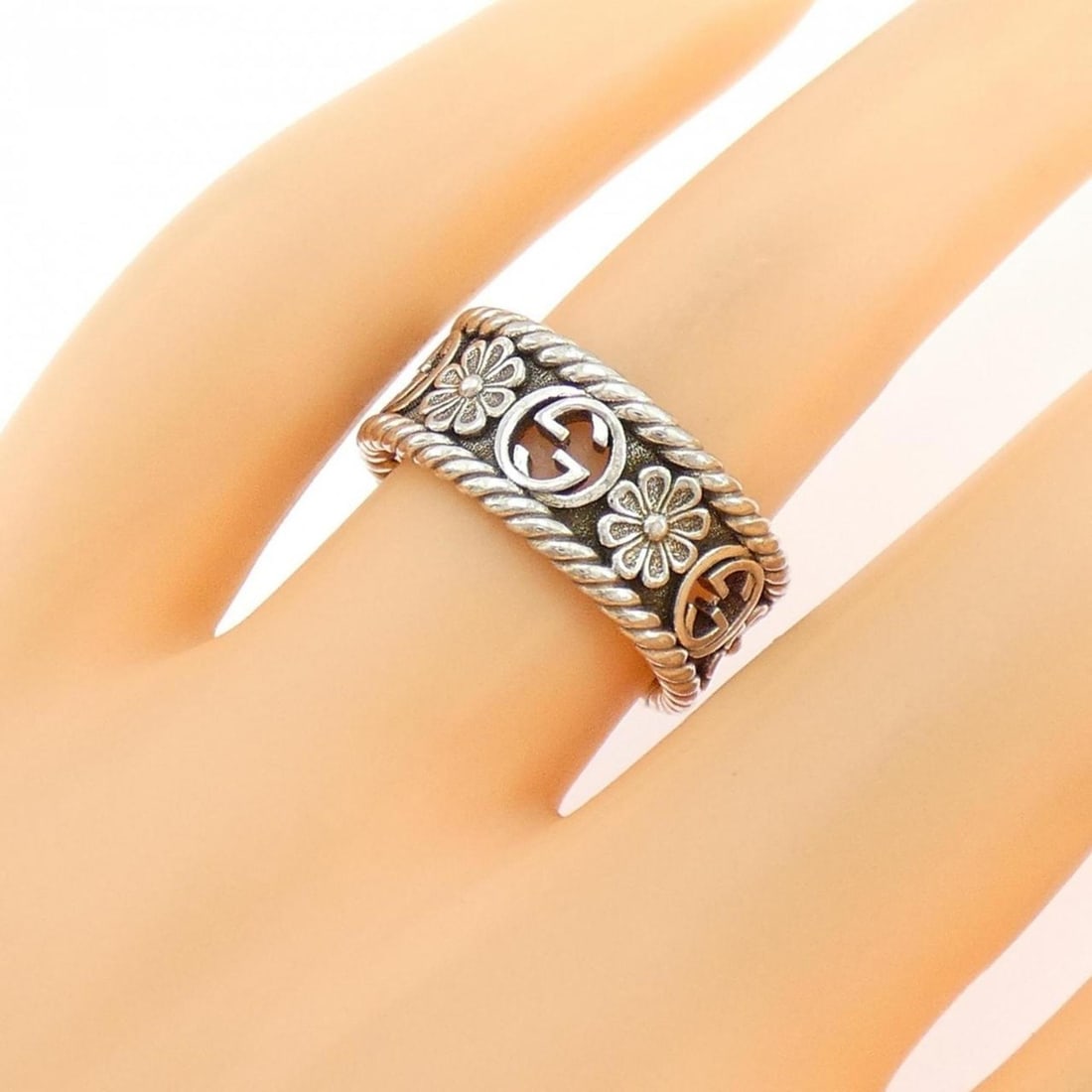 Gucci Interlocking G Ring - 5