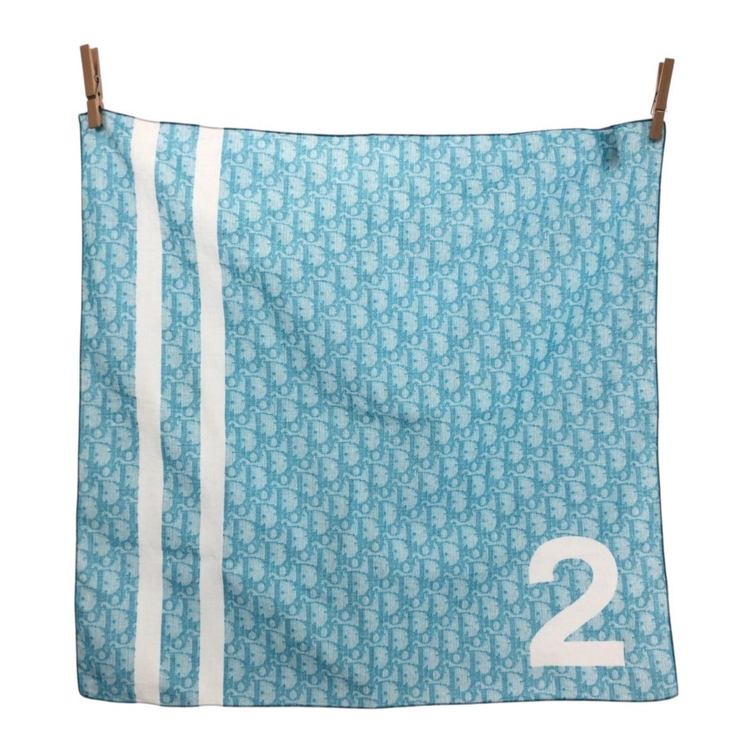 Christian Dior Dior Trotter Blue Light Cotton Scarf Muffler Bandana for Women: --- Catalog ---Category: SizeSize (LxW): 52cm x 52cm / 20.47'' x 20.47''Category: DesignType: ScarfColor: Blue, Light blueGender: WomenMaterial: Cotton Category: GeneralBrand: Christian DiorCountry of