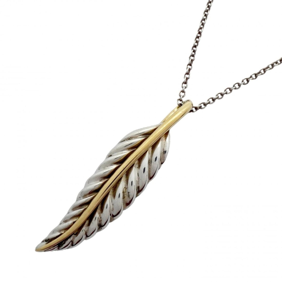 Tiffany & Co. Feather Necklace, 18K Yellow Gold (KYG), Sterling Silver 925, Men's/Women's, P2288221: --- Catalog ---Category: SizePendant Size: 32.9mm x 7.8mm / 1.29'' x 0.3''Neck Circumference: 47 cm / 18.5''Category: DesignGender: Men,WomenMaterial: Silver 925, Yellow gold (18K)Necklace Type: Neckl