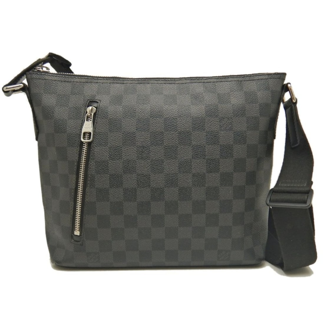 LOUIS VUITTON Damier Graphite Mick PM N41211 Shoulder Bag, Graphite, Men's 253621: --- Catalog ---Category: SizeSize (HxWxD): 25cm x 29cm x 6cm / 9.84'' x 11.41'' x 2.36''Category: DesignType: Shoulder bagColor: BlackGender: MenMaterial: PVC Category: GeneralBrand: Louis VuittonCoun