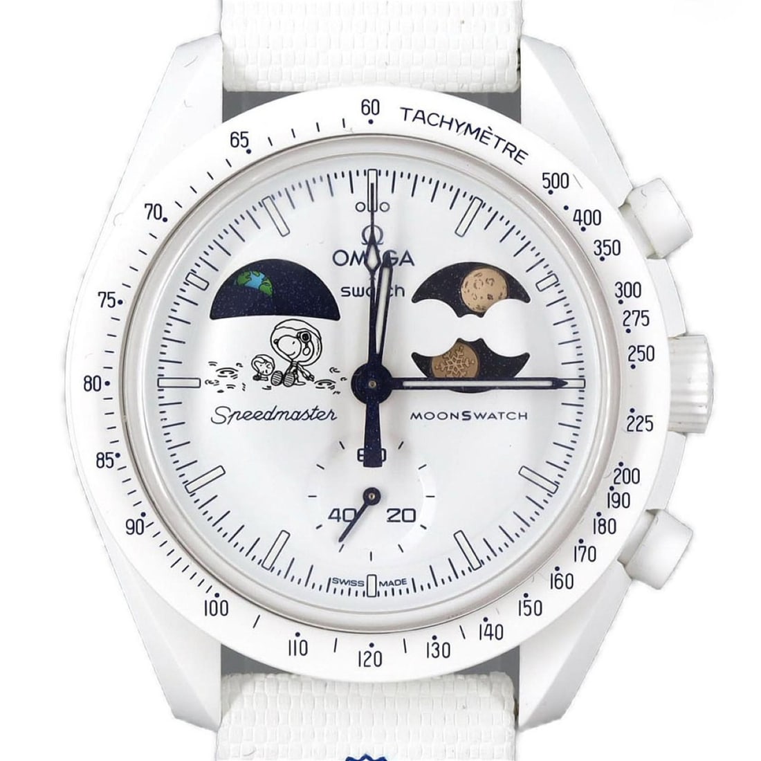 Swatch x Omega Mission to the Moonphase Snoopy SO33W701L Bioceramic Quartz Watch: --- Catalog ---Category: SizeCase Diameter: 42mm / 1.65''Category: DesignType: WristwatchGender: MenColor (Dial): WhiteMaterial (Band): RubberMaterial (Case): CeramicCategory: GeneralMPN: SO33W701LBra