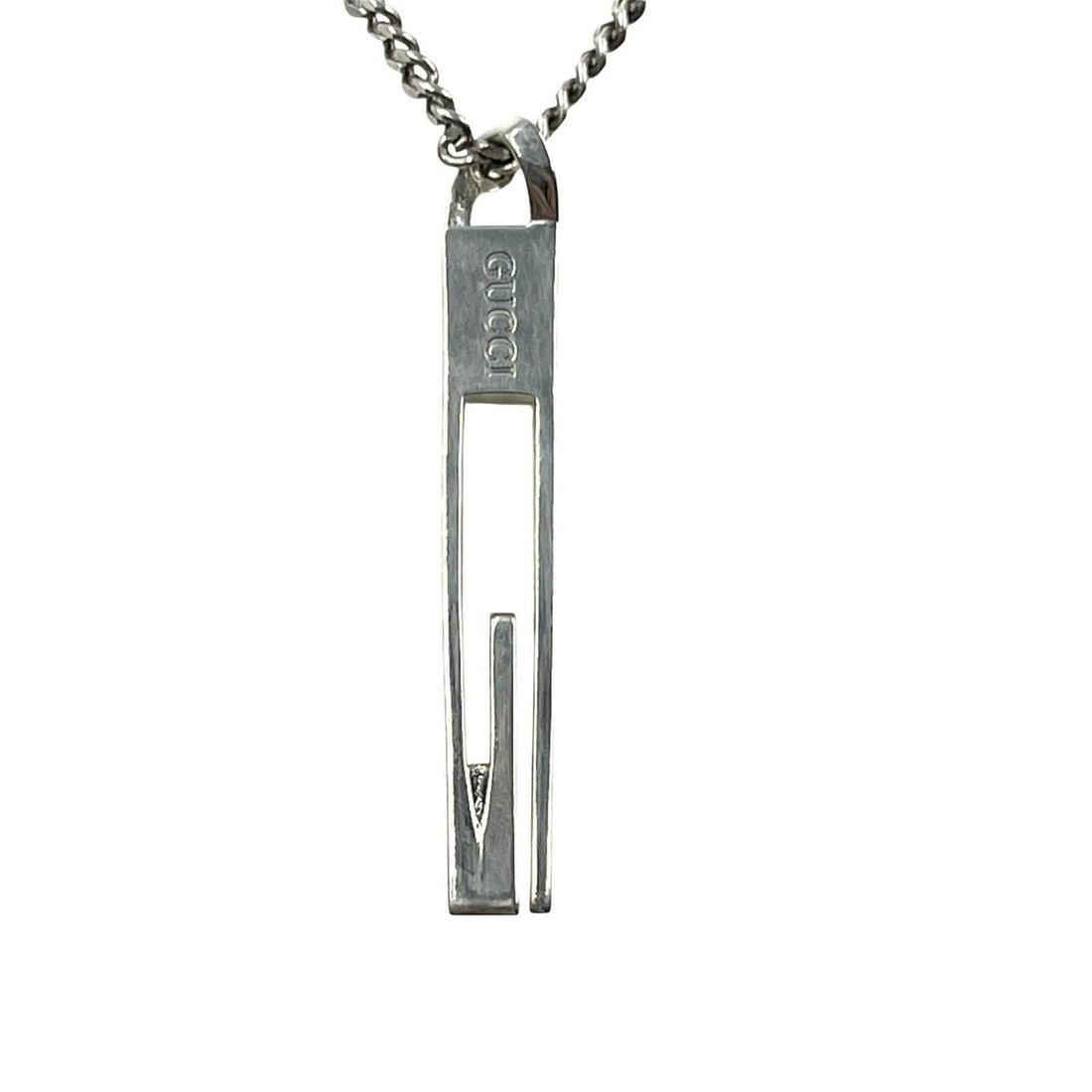 Gucci necklace with G motif, sterling silver (925), for women.: --- Catalog ---Category: SizePendant Size: 47mm x 7mm / 1.85'' x 0.27''Neck Circumference: 54 cm / 21.25''Category: DesignColor: SilverGender: WomenMaterial: Silver 925Necklace Type: NecklaceCategory: