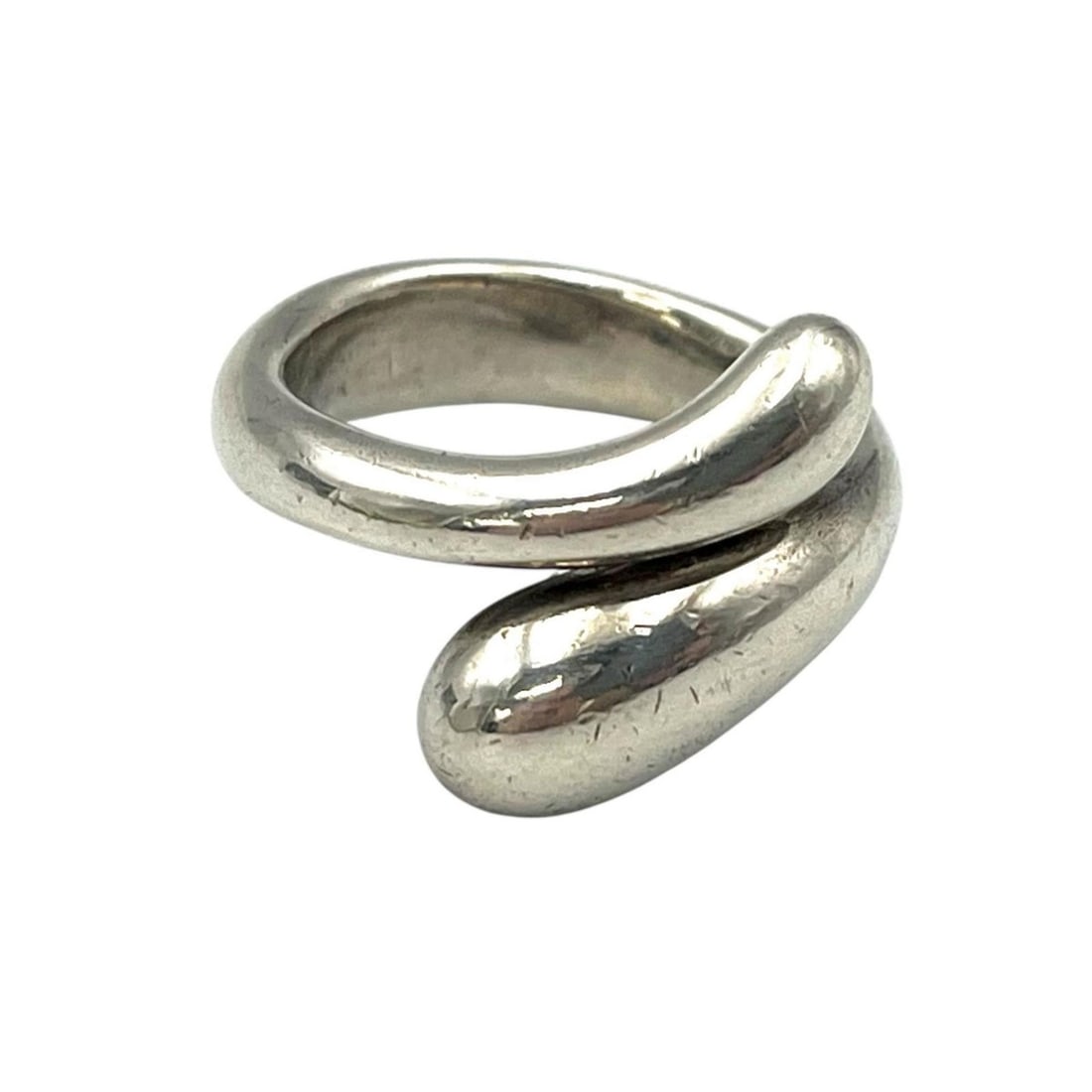 Tiffany & Co. Elsa Peretti Elongated Sterling Silver 925 Ring for Women: --- Catalog ---Category: SizeJP Size: 12US Size: 6.5Category: DesignType: Band ringColor: SilverGender: WomenMaterial: Silver 925Category: GeneralBrand: Tiffany--- Item List ---Section: ConditionRanki