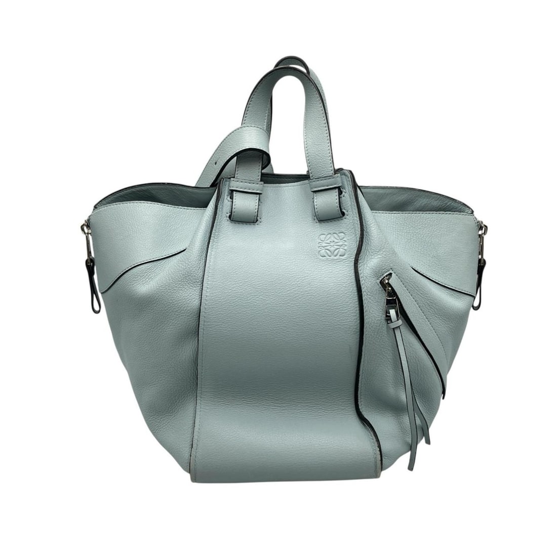 Loewe Hammock 2-way handbag/shoulder bag, leather, light blue, women's.: --- Catalog ---Category: SizeSize (HxWxD): 30cm x 34cm x 29.5cm / 11.81'' x 13.38'' x 11.61''Category: DesignType: Handbag, Shoulder bagColor: Light blueGender: WomenMaterial: Leather Category: Genera