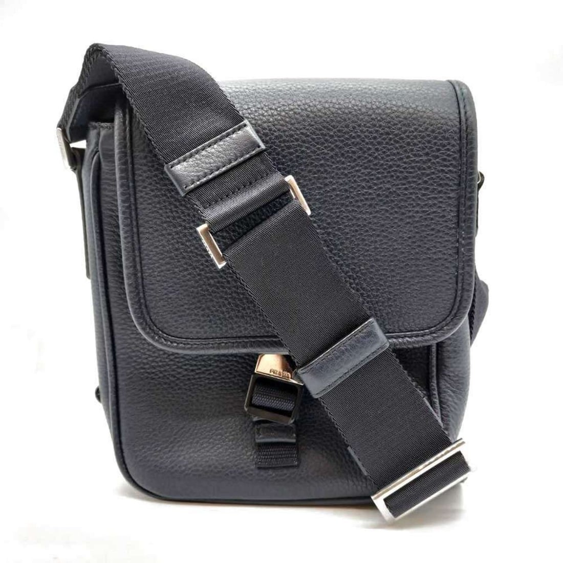 Prada Shoulder Bag Crossbody Navy Calf Leather PRADA: --- Catalog ---Category: SizeWeight: 490g / 1.08lb.Size (HxWxD): 21cm x 15.5cm x 7cm / 8.26'' x 6.1'' x 2.75''Strap Length: 33cm - 56cm / 12.99'' - 22.04''Category: DesignType: Shoulder bagColor: Navy