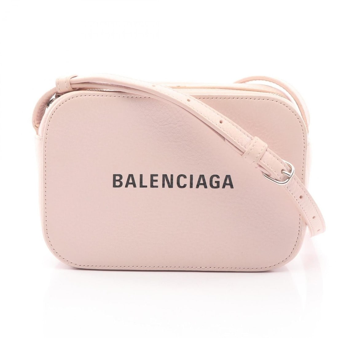 Balenciaga EVERYDAY CAMERA BAG XS Everyday Camera Bag Shoulder Handbag Leather Women's Pink 489809: --- Catalog ---Category: SizeSize (HxWxD): 12cm x 17cm x 5cm / 4.72'' x 6.69'' x 1.96''Category: DesignType: Shoulder bagColor: PinkStyle: EverydayGender: WomenMaterial: Leather Category: GeneralMPN: