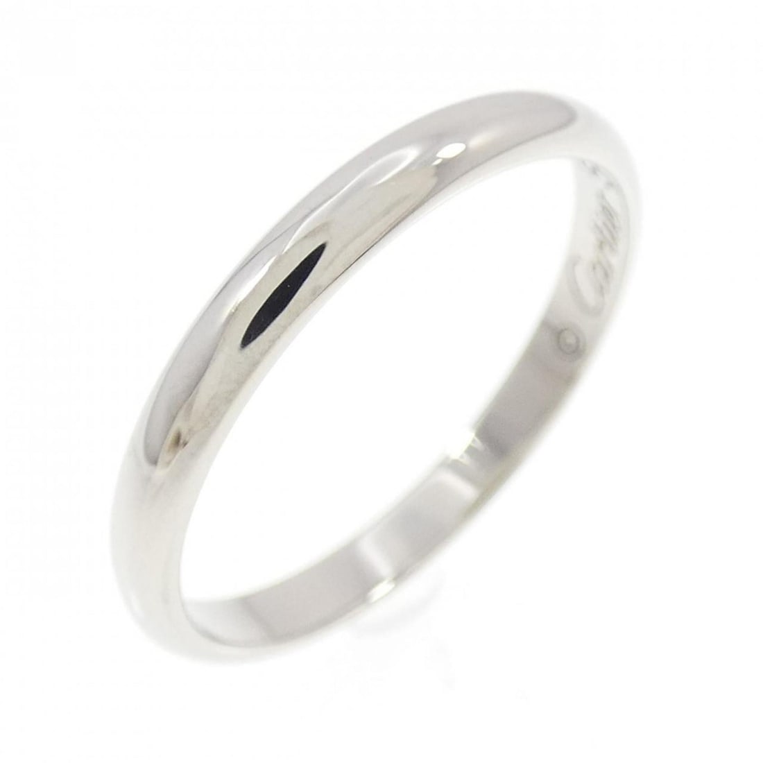 Cartier wedding ring: --- Catalog ---Category: SizeWidth: 2.3mm / 0.09''Weight: 2.9g / 0.1oz.JP Size: 14US Size: 7Category: DesignType: Wedding ringGender: WomenMaterial: Platinum 950Category: GeneralBrand: Cartier---
