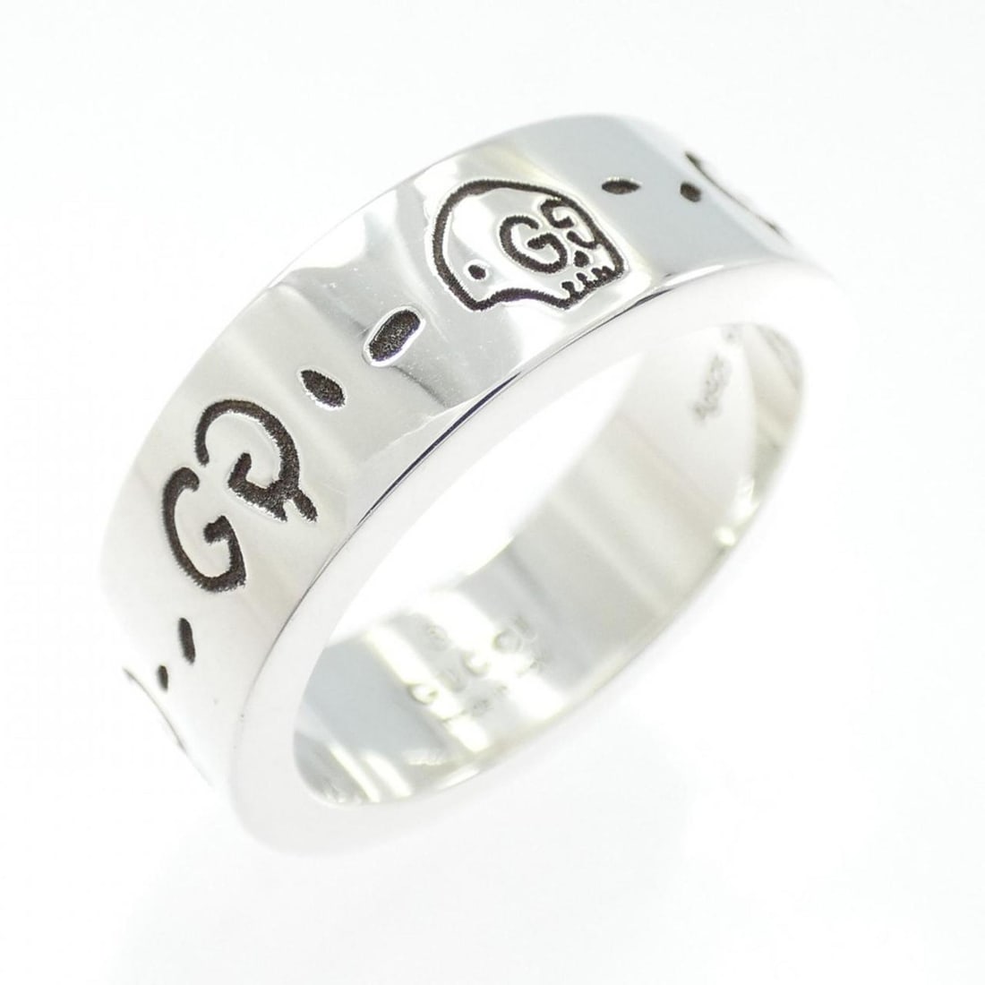 Gucci Ghost Ring: --- Catalog ---Category: SizeWidth: 5.8mm / 0.23''Weight: 6.6g / 0.23oz.JP Size: 10.5US Size: 5.5Category: DesignType: Band ringGender: WomenMaterial: Silver 925Category: GeneralBrand: Gucci--- Item L