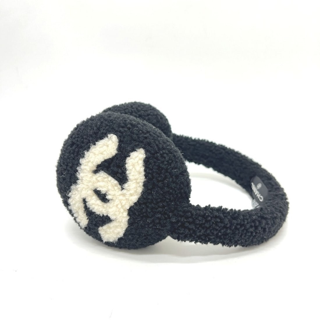 CHANEL 25B Large Coco Mark Bicolor Apparel Accessories Earmuffs Women's Black Like New: --- Catalog ---Category: SizeTotal Length: 53cm / 20.86''Category: DesignType: Ear warmersColor: Black, WhiteGender: WomenCategory: GeneralBrand: Chanel--- Item List ---Section: ConditionRanking:
