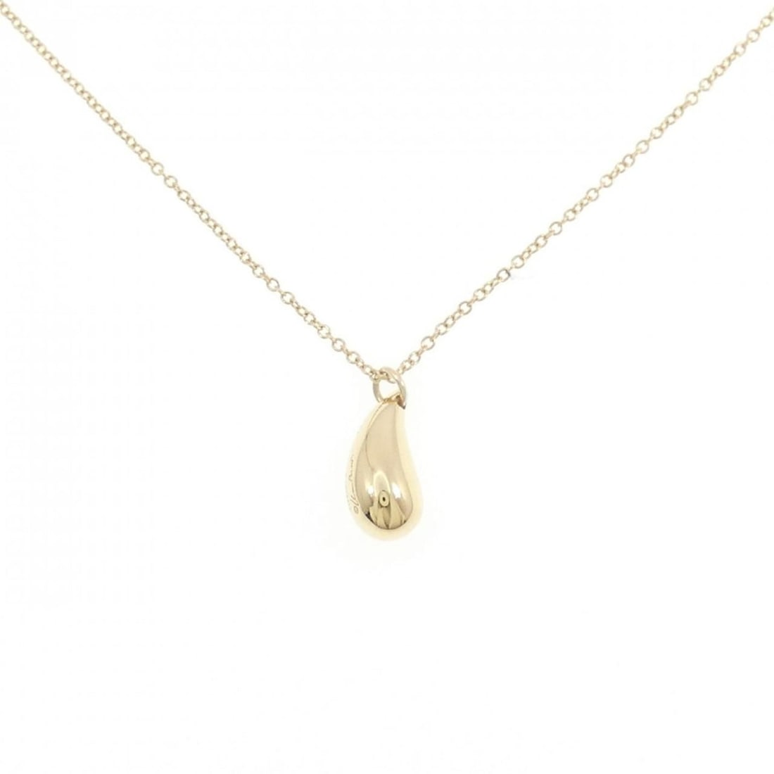 Tiffany & Co. Teardrop Necklace: --- Catalog ---Category: SizePendant Size: 13mm x 6mm / 0.51'' x 0.23''Neck Circumference: 41 cm / 16.14''Category: DesignGender: WomenMaterial: Yellow gold (18K)Pendant Type: PendantNecklace Type: