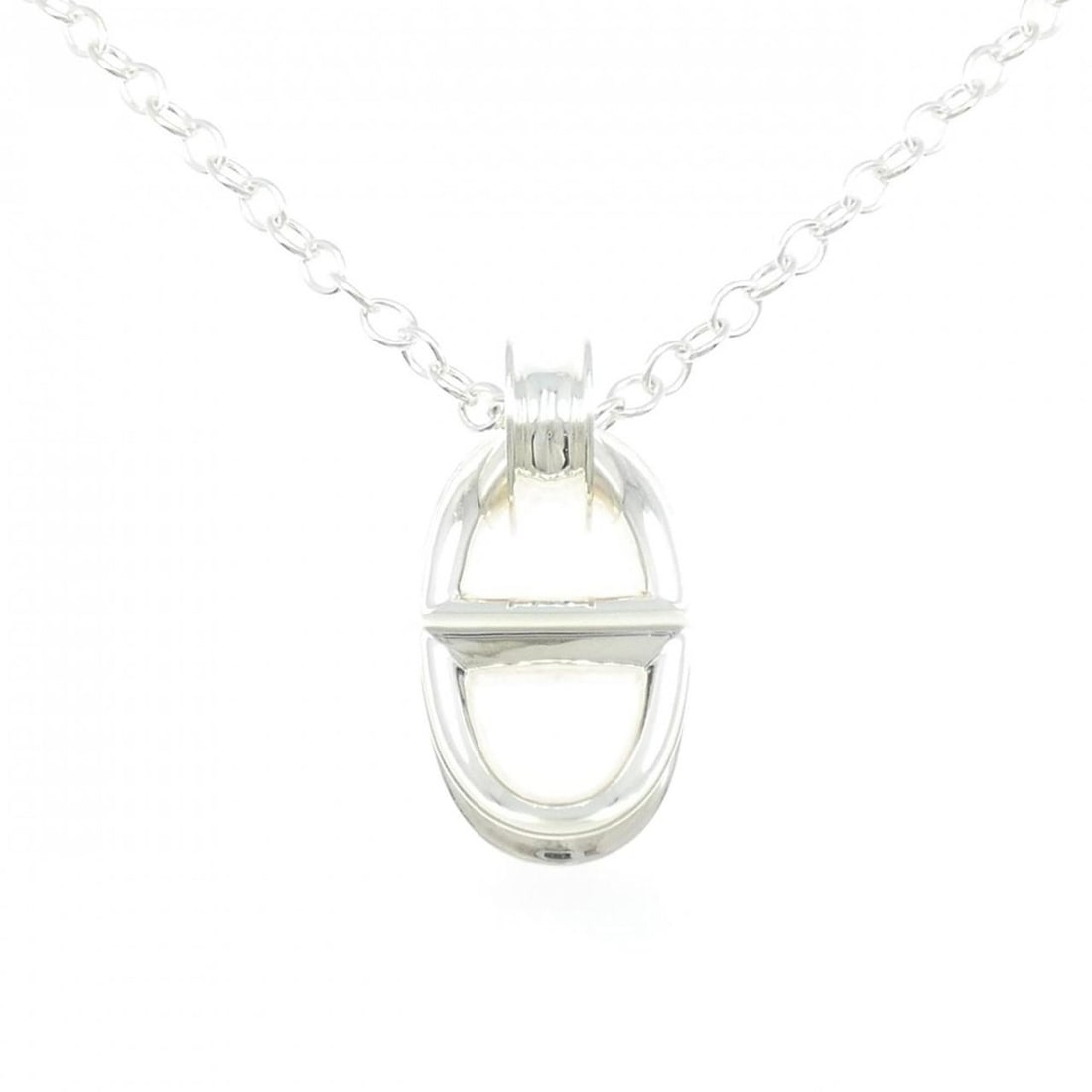 Hermes Reponse Very Large Necklace: --- Catalog ---Category: SizePendant Size: 57.5mm x 28mm / 2.26'' x 1.1''Neck Circumference: 43 cm / 16.92''Category: DesignGender: WomenMaterial: Silver 925Pendant Type: PendantNecklace Type: